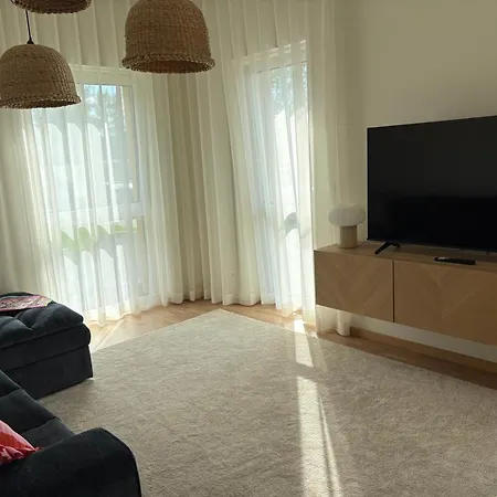 Brand New Cozy In Διαμέρισμα